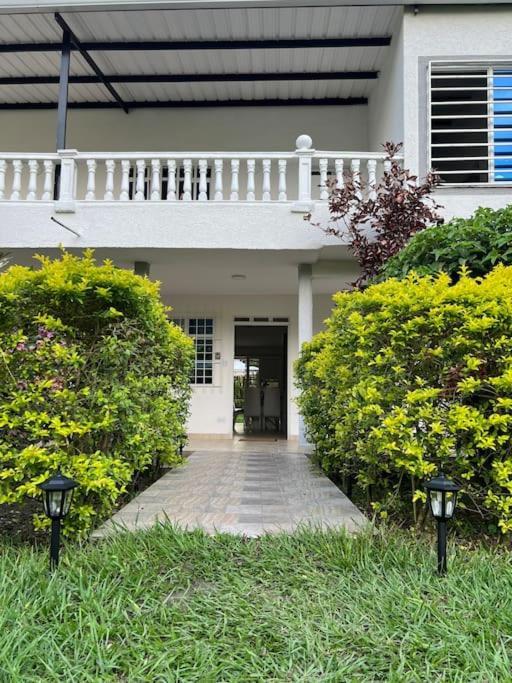 Casa Campestre Con Piscina Y Jacuzzi Cerca A Ginebra Valle Del Cauca * Guacari